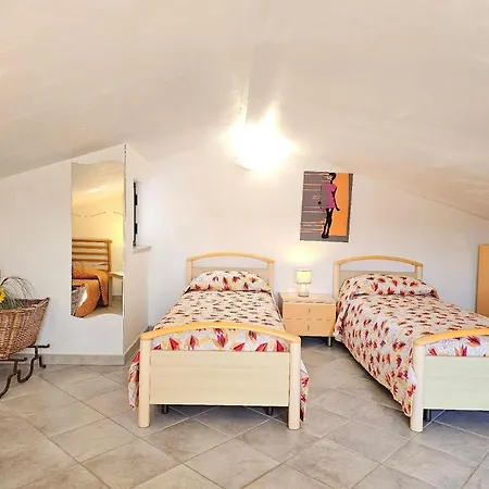 Holiday home Helle Editerrane Mit Terrasse Und Garten Nur 50 Meter Vom Meer Entfern - B57501