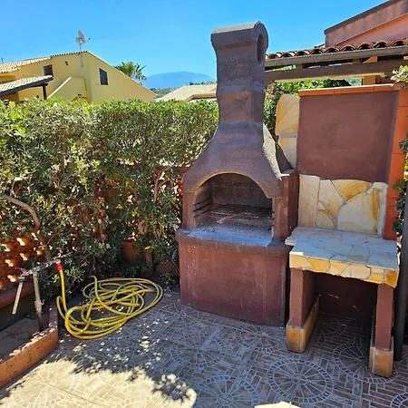 Helle Editerrane Mit Terrasse Und Garten Nur 50 Meter Vom Meer Entfern - B57501